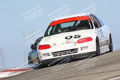 media/Oct-26-2025-CalClub SCCA (Sun) [[8ce1e69566]]/Group 2/Grapevine/